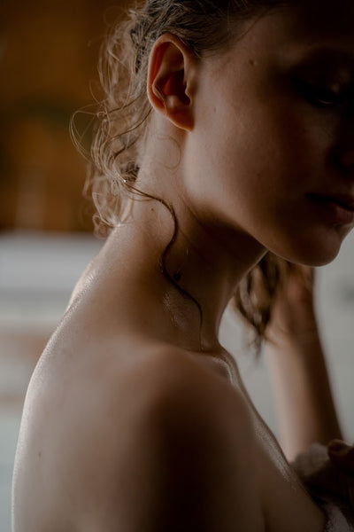 Holiday Gift Guide: Perfect Presents for Dry Skin Girlies